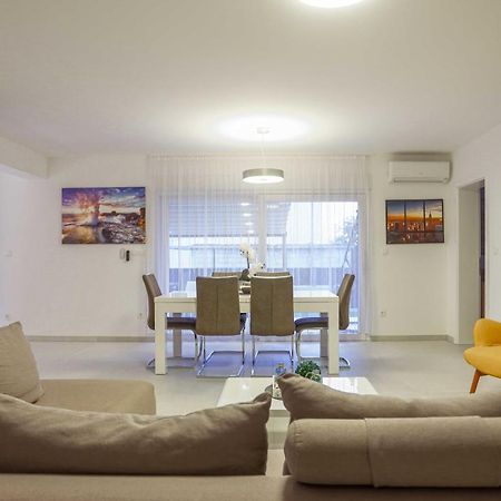 Villa Castelli, Apartment With Pool, Kaštela מראה חיצוני תמונה