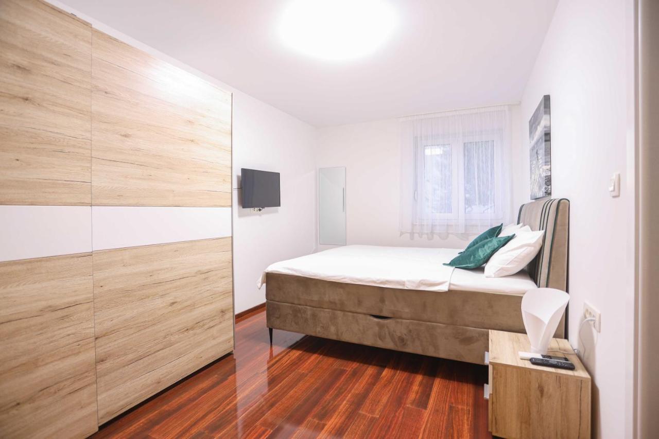 Villa Castelli, Apartment With Pool, Kaštela מראה חיצוני תמונה