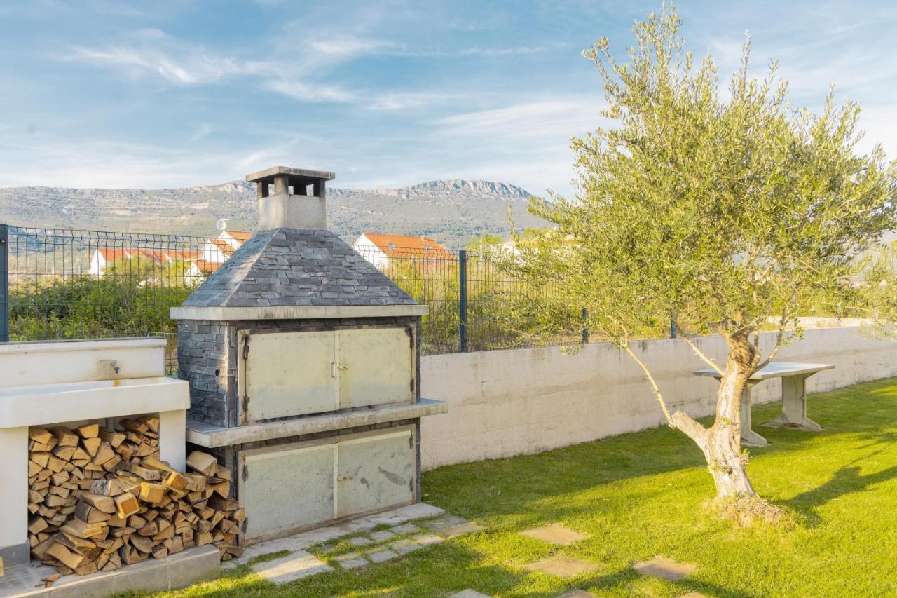 Villa Castelli, Apartment With Pool, Kaštela מראה חיצוני תמונה